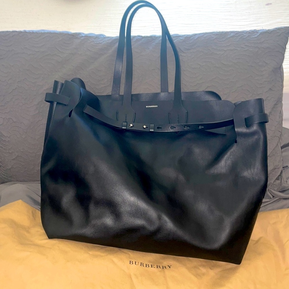 COPY - AUTHENTIC Burberry Large Soft Belt Black Calfskin Tote